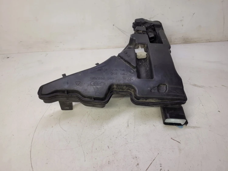 ZBIORNIK SPRYSKIWACZY XENON AUDI A4 B9 8W0955451L