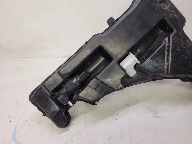 ZBIORNIK SPRYSKIWACZY XENON AUDI A4 B9 8W0955451L