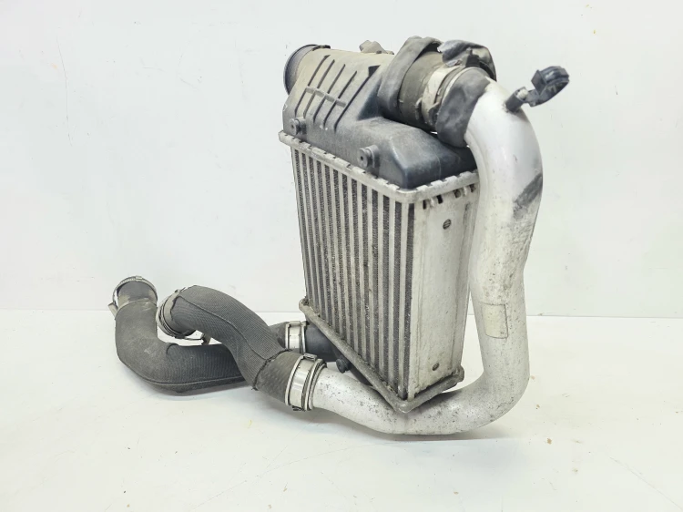 CHŁODNICA POWIETRZA INTERCOOLER PRAWY AUDI A6 C6 3.0 TDI 4F0145805AF