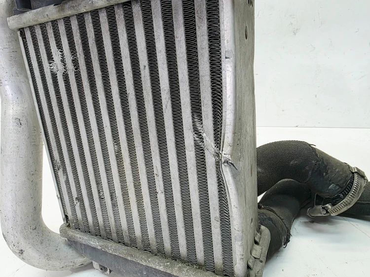 CHŁODNICA POWIETRZA INTERCOOLER PRAWY AUDI A6 C6 3.0 TDI 4F0145805AF
