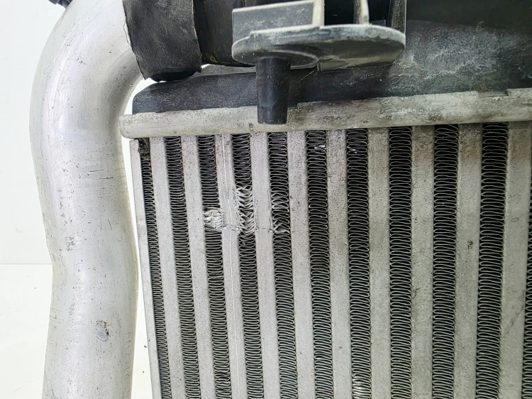 CHŁODNICA POWIETRZA INTERCOOLER PRAWY AUDI A6 C6 3.0 TDI 4F0145805AF