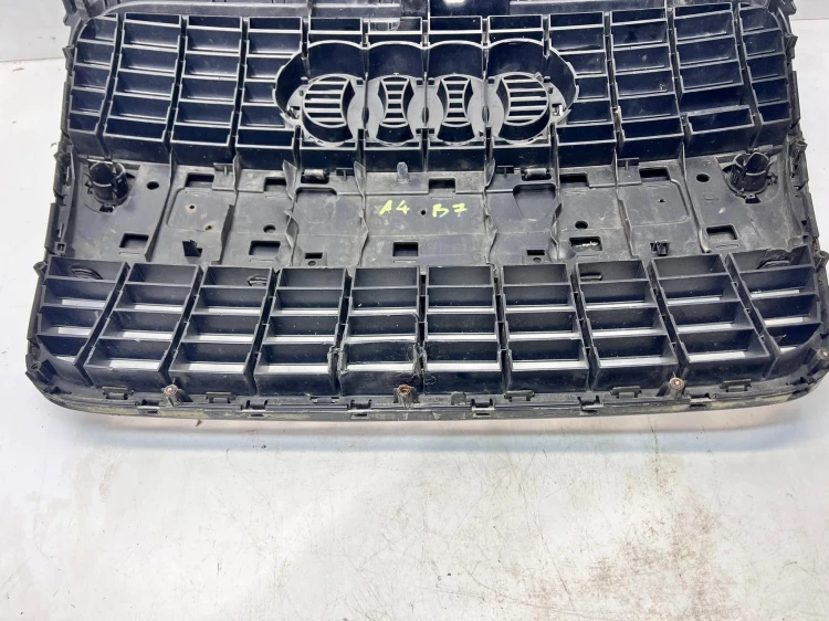 GRILL ATRAPA CHŁODNICY SLINE AUDI A4 B7 8E0853651M