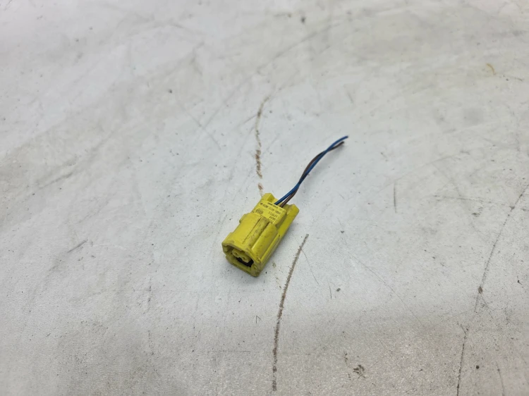 WTYCZKA KOSTKA CZUJNIKÓW UDERZENIOWYCH AUDI VW SEAT 6Q0972623B