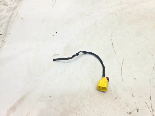 WTYCZKA KOSTKA CZUJNIKÓW UDERZENIOWYCH AUDI VW SEAT 8K0973323B