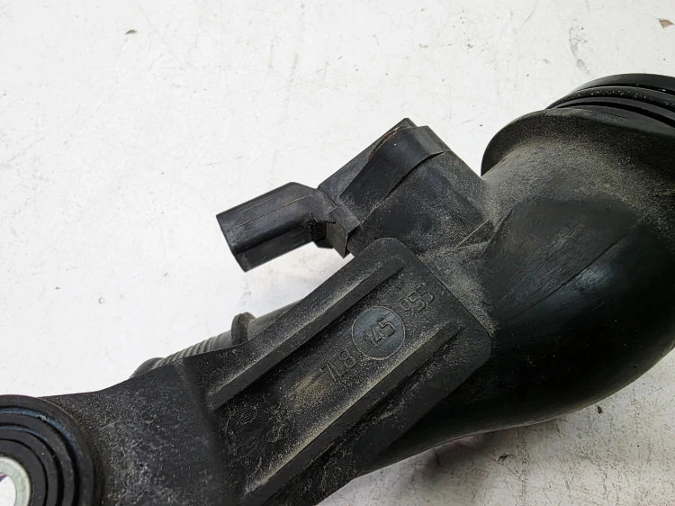 RURA WĄŻ INTERCOOLERA AUDI Q7 4L 4.2 TDI 7L8145955