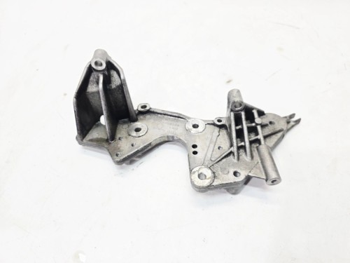 ŁAPA UCHWYT POMPY WTRYSKOWEJ AUDI A4 B8 A5 A6 C6 2.7 3.0 TDI 059130147P