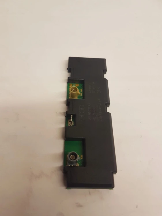 WZMACNIACZ ANTENOWY AUDI A3 A4 A6 LIFT 4F5035225AJ