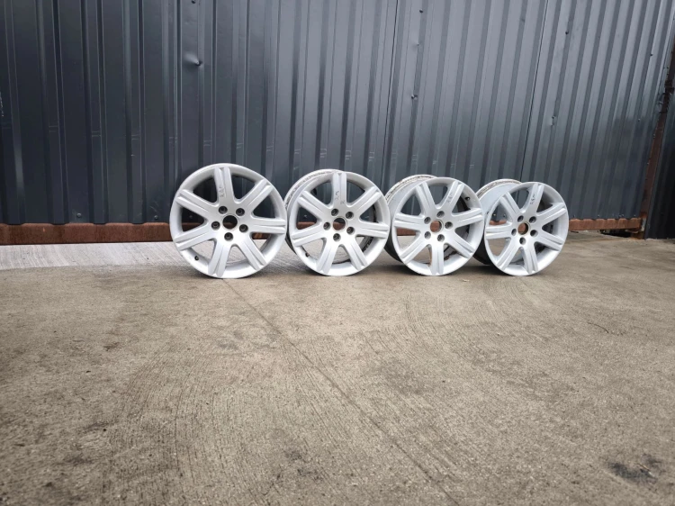 FELGI FELGA KOMPLET VW SKODA AUDI A4 A6 7.0J R16 ET42 4F0071496 R*13* OK