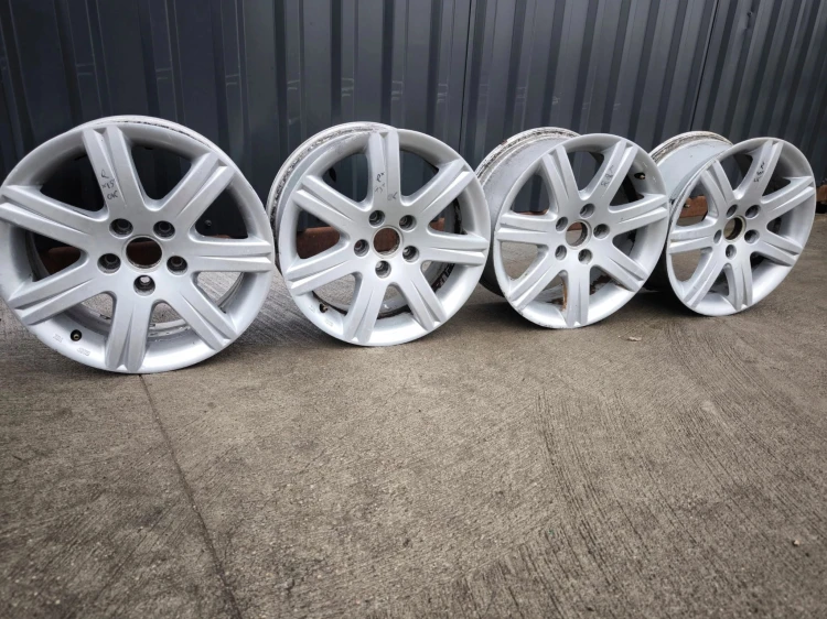 FELGI FELGA KOMPLET VW SKODA AUDI A4 A6 7.0J R16 ET42 4F0071496 R*13* OK