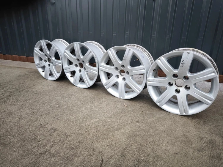 FELGI FELGA KOMPLET VW SKODA AUDI A4 A6 7.0J R16 ET42 4F0071496 R*13* OK