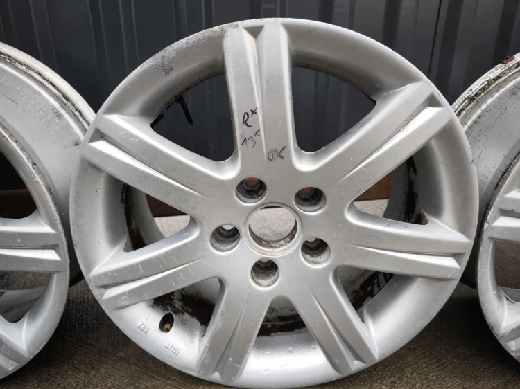 FELGI FELGA KOMPLET VW SKODA AUDI A4 A6 7.0J R16 ET42 4F0071496 R*13* OK