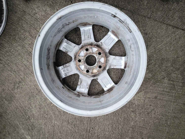 FELGI FELGA KOMPLET VW SKODA AUDI A4 A6 7.0J R16 ET42 4F0071496 R*13* OK