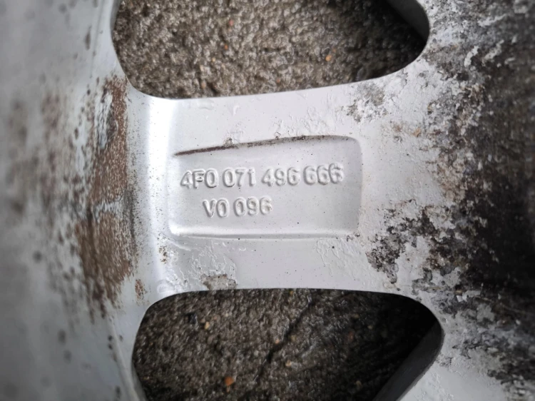FELGI FELGA KOMPLET VW SKODA AUDI A4 A6 7.0J R16 ET42 4F0071496 R*13* OK
