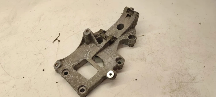 ŁAPA ALTERNATORA AUDI VW SEAT 2.0 TFSI 06F903143E