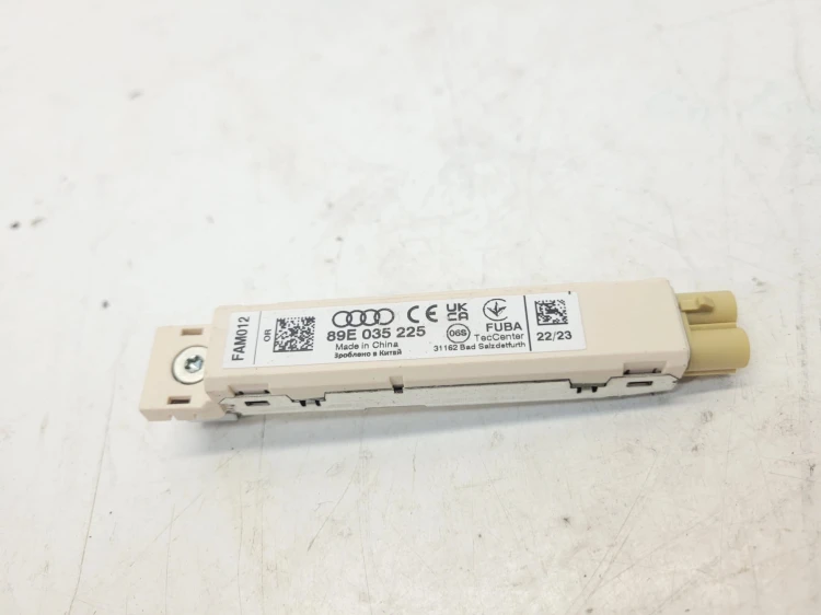 ANTENA WZMACNIACZ ANTENOWY AUDI Q3 Q4 Q3 8Y 89E035225