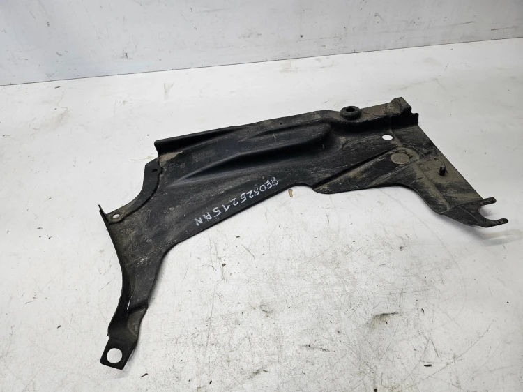 OSŁONA PODWOZIA LEWY TYŁ AUDI A4 B6 B7 8E0825215AN