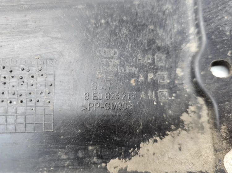 OSŁONA PODWOZIA LEWY TYŁ AUDI A4 B6 B7 8E0825215AN