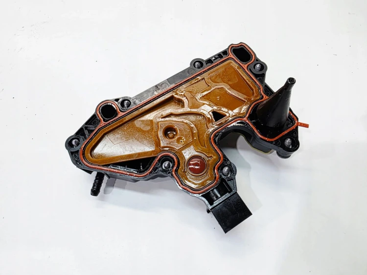 ODMA SEPARATOR OLEJU AUDI A4 B9 A5 Q5 FY 2.0 TFSI 06K103495AN