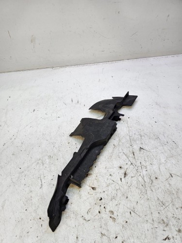 KIEROWNICA POWIETRZA PRAWA AUDI A4 B7 CABRIO 8H0121884A