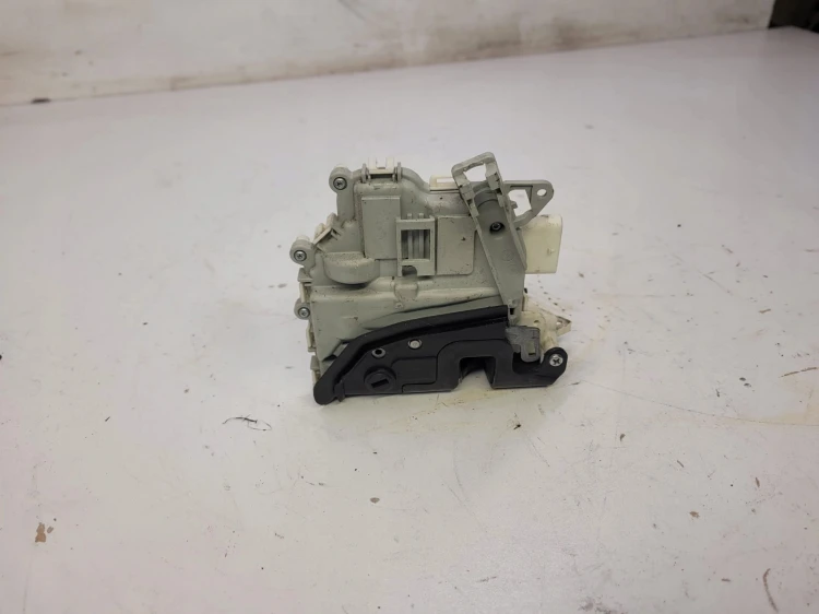 ZAMEK DRZWI LEWY TYŁ AUDI A4 B8 A5 Q5 8K0839015H 6 PIN