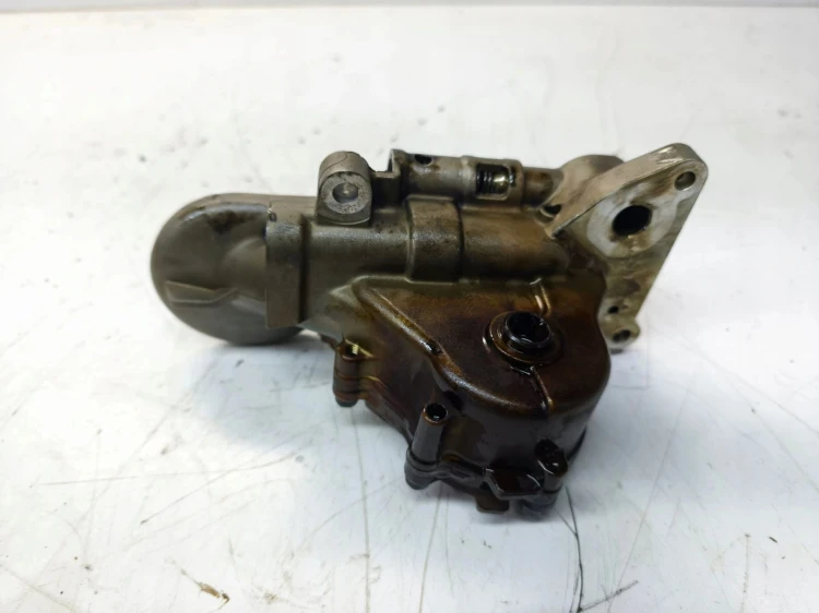 POMPA OLEJU AUDI A4 B7 A6 C6 2.4 3.2 FSI 06E115105G