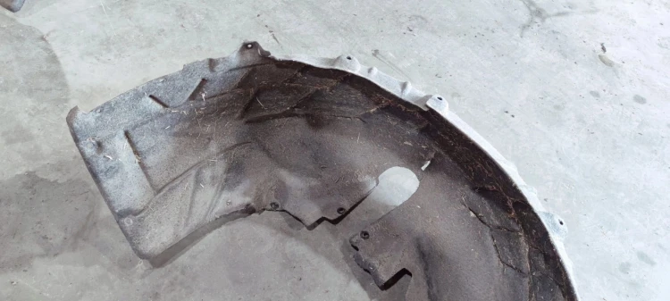 NADKOLE PRAWY TYŁ AUDI A6 C8 4K0810172E MATERIAŁ