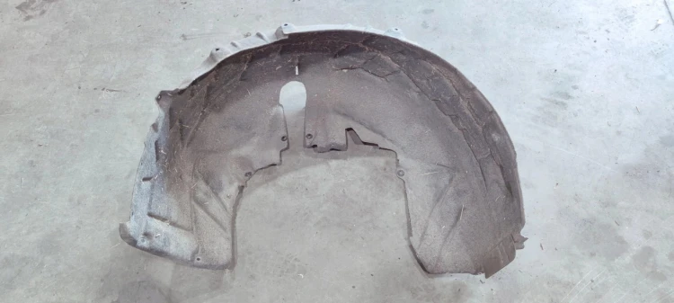 NADKOLE PRAWY TYŁ AUDI A6 C8 4K0810172E MATERIAŁ