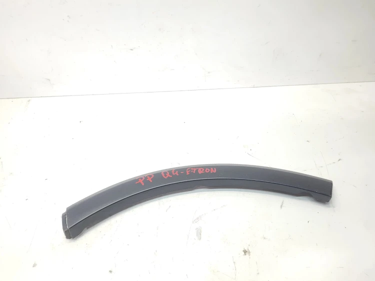 LISTWA Z BŁOTNIKA NAKŁADKA PRAWY PRZÓD AUDI Q4 E-TRON 89A853026F