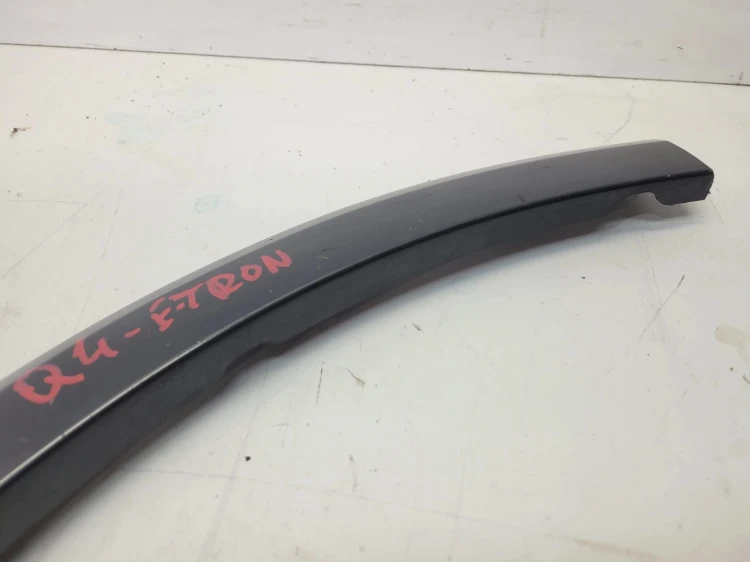 LISTWA Z BŁOTNIKA NAKŁADKA PRAWY PRZÓD AUDI Q4 E-TRON 89A853026F