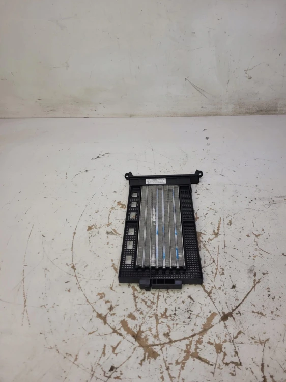 NAGRZEWNICA ELEKTRYCZNA AUDI A4 B9 A5 8W0819011