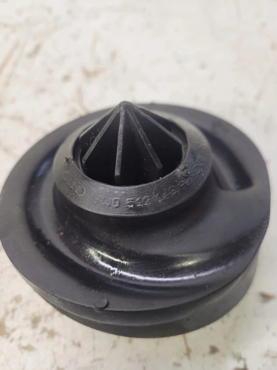 PODUSZKA POD SPRĘŻYNE AUDI A4 B9 A5 8W 8W0512149