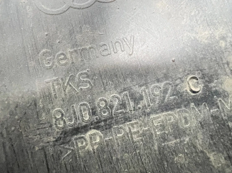 NADKOLE NOSEK PRAWY PRZÓD AUDI TT 8J 8J0821192C