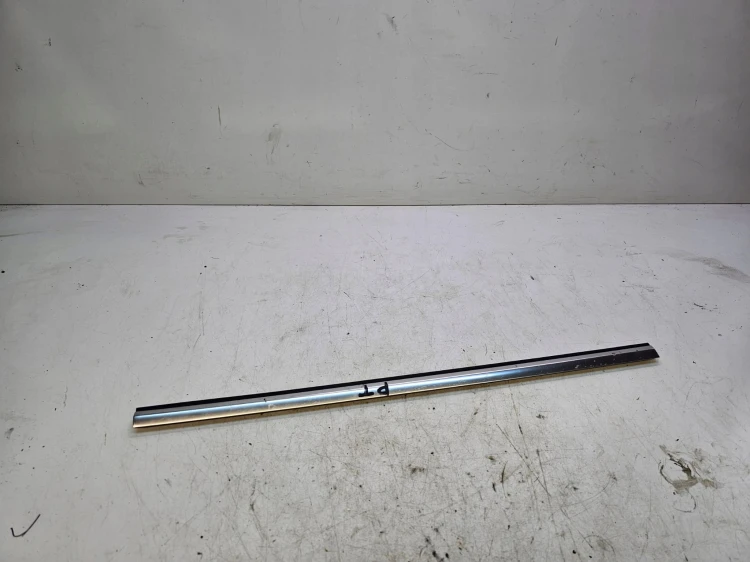 LISTWA BŁOTNIKA PRAWY TYŁ AUDI A3 8V CABRIO 8V7853268