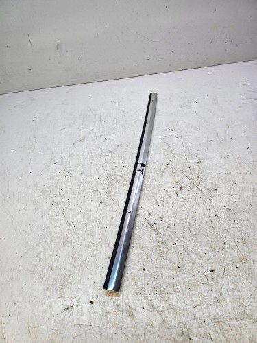 LISTWA BŁOTNIKA PRAWY TYŁ AUDI A3 8V CABRIO 8V7853268