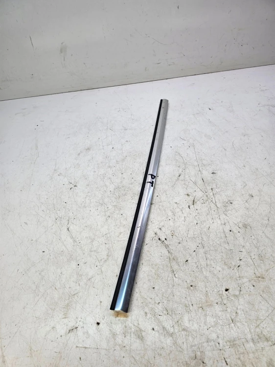 LISTWA BŁOTNIKA PRAWY TYŁ AUDI A3 8V CABRIO 8V7853268