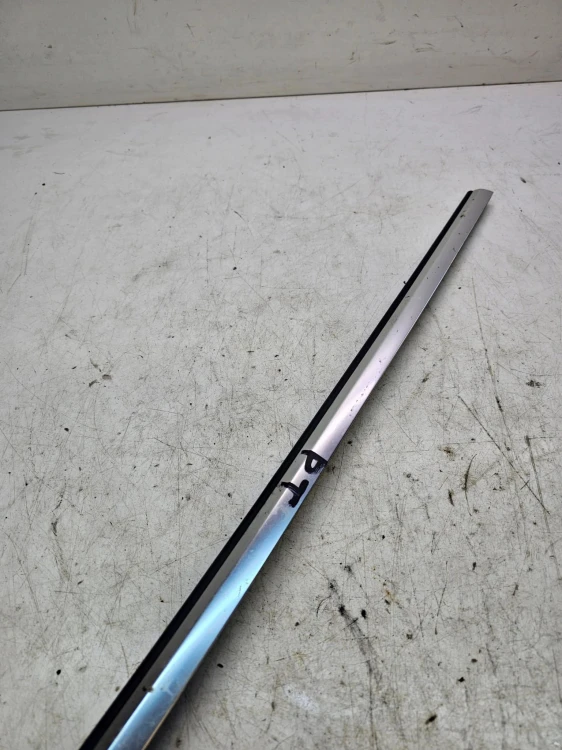 LISTWA BŁOTNIKA PRAWY TYŁ AUDI A3 8V CABRIO 8V7853268