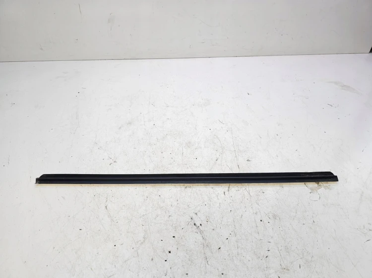 LISTWA BŁOTNIKA PRAWY TYŁ AUDI A3 8V CABRIO 8V7853268