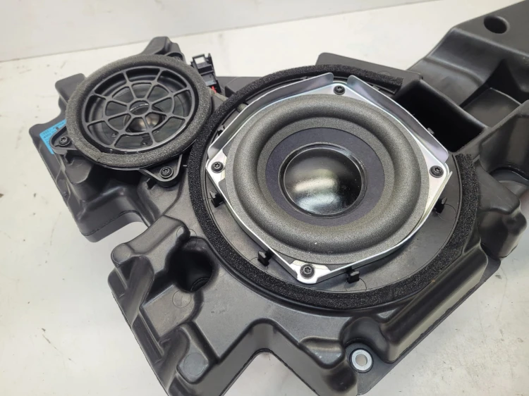 GŁOŚNIK TUBA BOSE DRZWI PRAWY PRZÓD AUDI Q7 4M 4M0035298