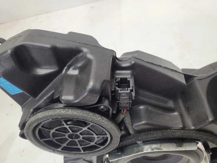 GŁOŚNIK TUBA BOSE DRZWI PRAWY PRZÓD AUDI Q7 4M 4M0035298