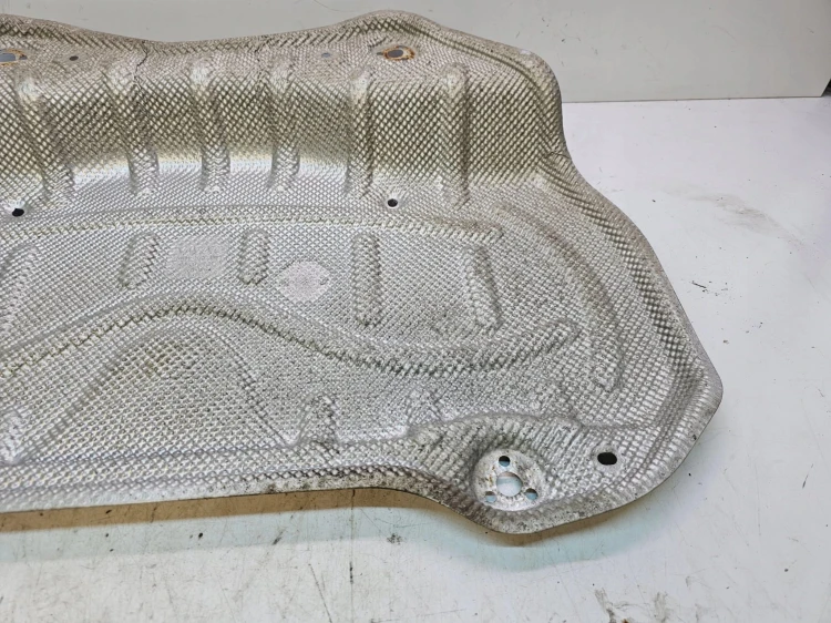 OSŁONA TERMICZNA PODWOZIA AUDI A3 8V 5Q0825701H