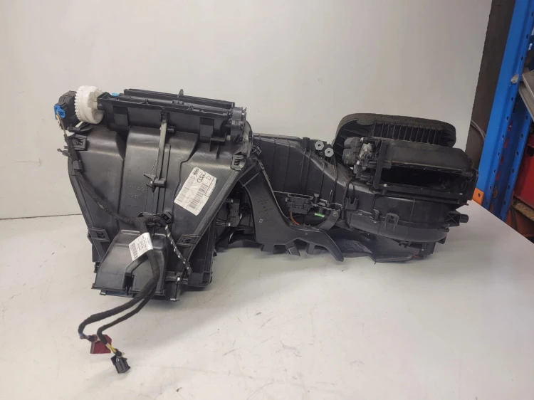 NAGRZEWNICA KOMPLETNA AUDI A3 8P LIFT 8P1820003N