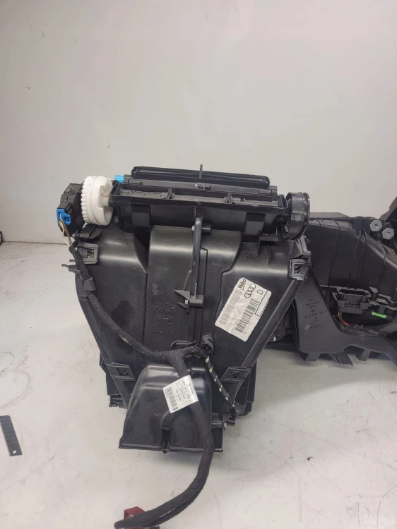NAGRZEWNICA KOMPLETNA AUDI A3 8P LIFT 8P1820003N