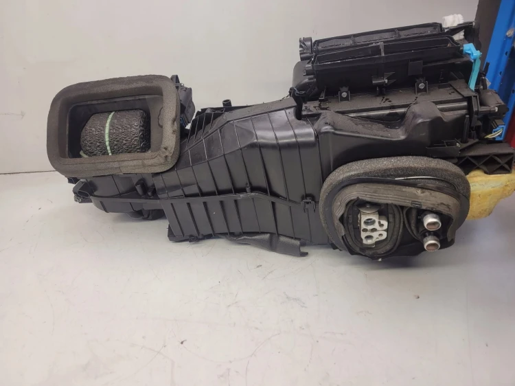 NAGRZEWNICA KOMPLETNA AUDI A3 8P LIFT 8P1820003N
