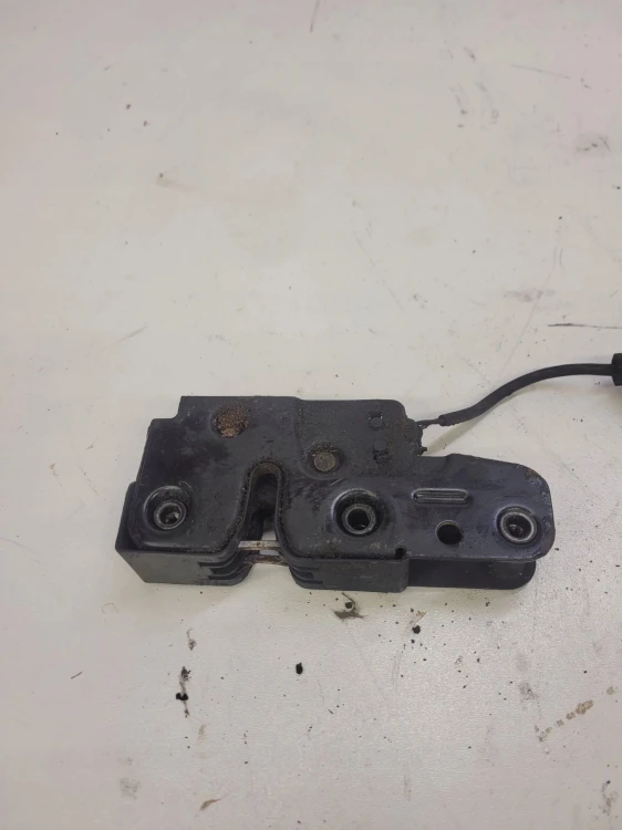 ZAMEK MASKI RYGIEL AUDI A4 B8 A5 Q5 8K0823509A
