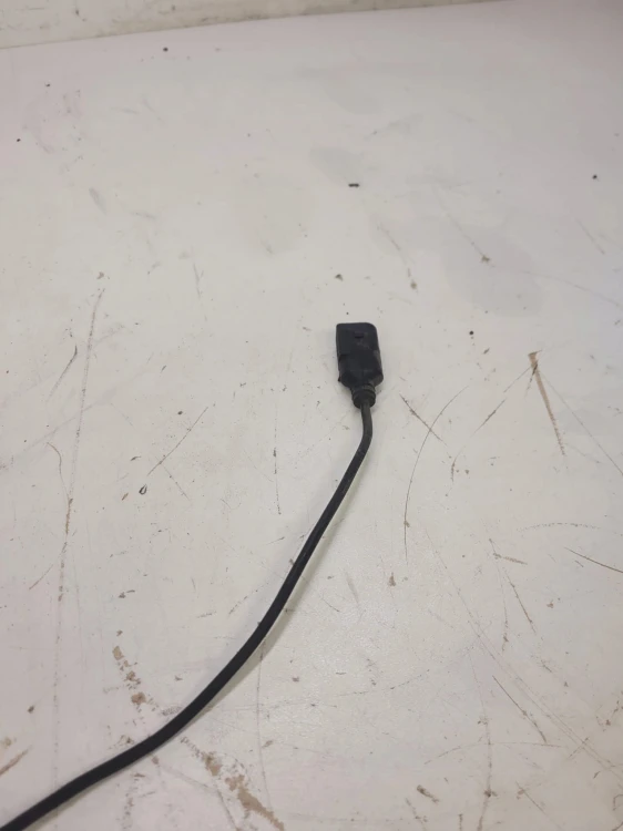 ZAMEK MASKI RYGIEL AUDI A4 B8 A5 Q5 8K0823509A