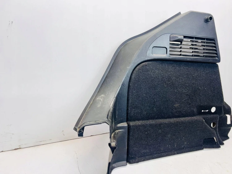 BOCZEK BAGAŻNIKA LEWY AUDI A1 8X 3-DRZWI 8X3867761B