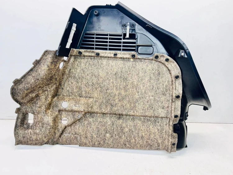 BOCZEK BAGAŻNIKA LEWY AUDI A1 8X 3-DRZWI 8X3867761B