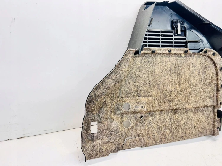 BOCZEK BAGAŻNIKA LEWY AUDI A1 8X 3-DRZWI 8X3867761B