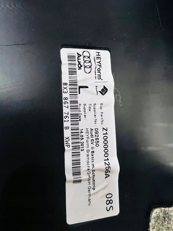 BOCZEK BAGAŻNIKA LEWY AUDI A1 8X 3-DRZWI 8X3867761B
