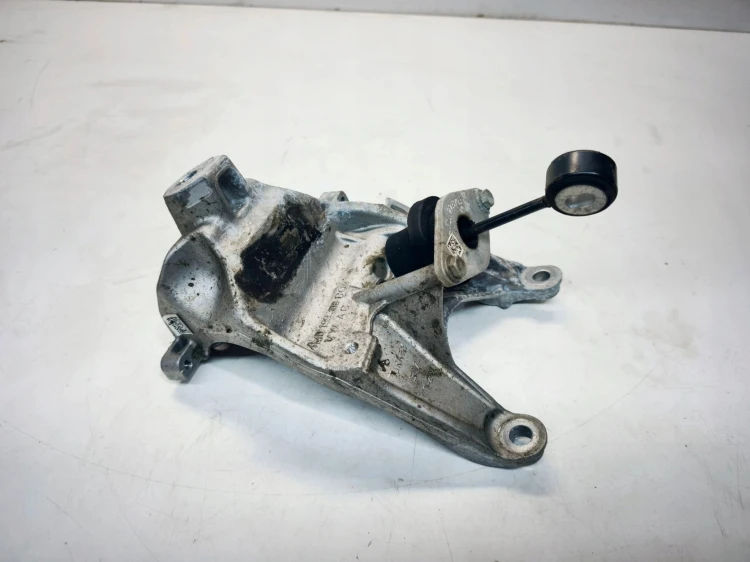 MOCOWANIE ŁAPA SILNIKA PRAWA AUDI A4 B9 A5 8W 2.0 TDI 4M0199308BQ